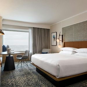 King Room City View Low Floor or Mobility Accessible Roll Shower